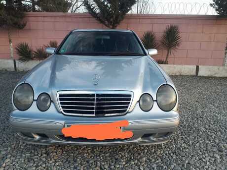 Mercedes E 220 2000