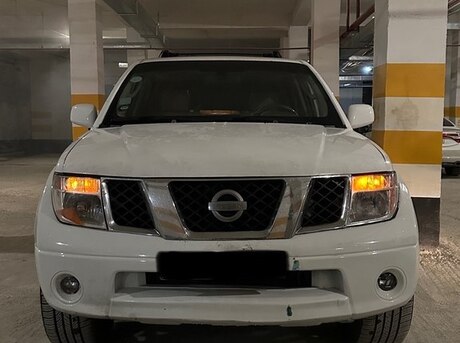 Nissan Pathfinder 2005