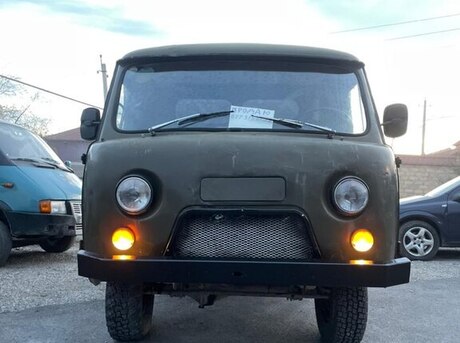 UAZ  1984