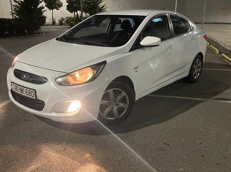 Hyundai Accent 2012