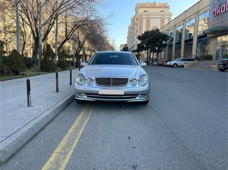 Mercedes E 240 2003