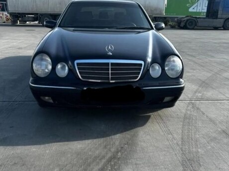 Mercedes E 220 2001