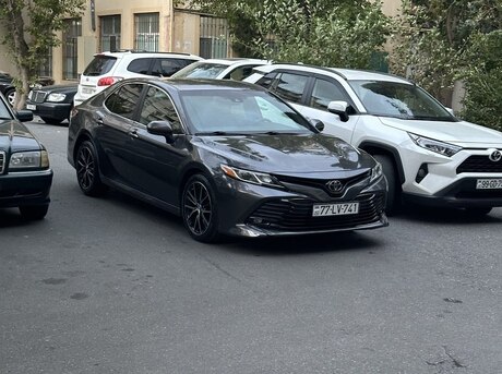 Toyota Camry 2019