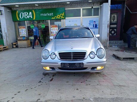 Mercedes E 240 2000