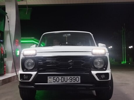 LADA (VAZ) Niva 2004