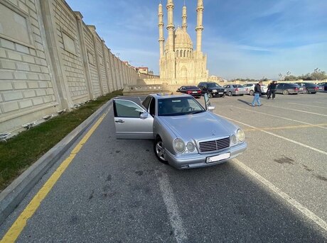 Mercedes E 270 1999