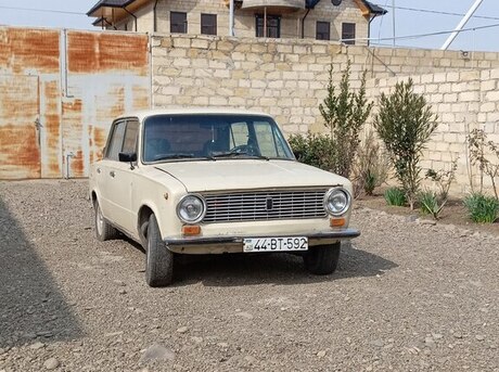 LADA (VAZ) 21011 1981