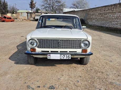 LADA (VAZ) 21011 1985