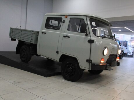 UAZ 390945