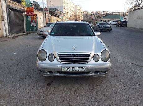 Mercedes E 220 2000