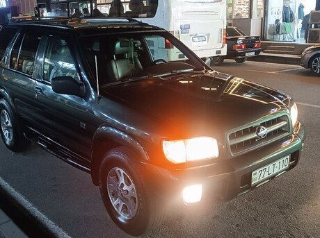 Nissan Pathfinder 2000