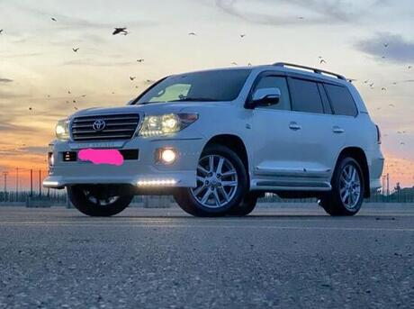 Toyota Land Cruiser 2010