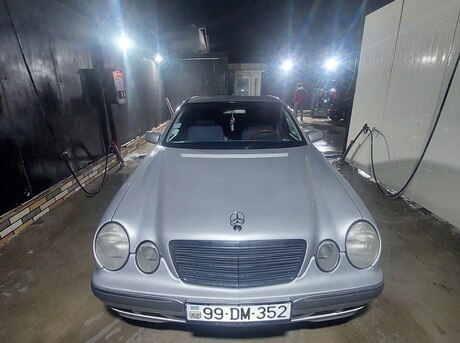 Mercedes E 220 2000