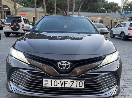 Toyota Camry 2019