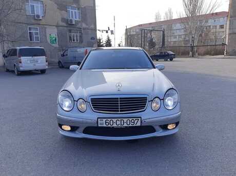 Mercedes E 240 2003