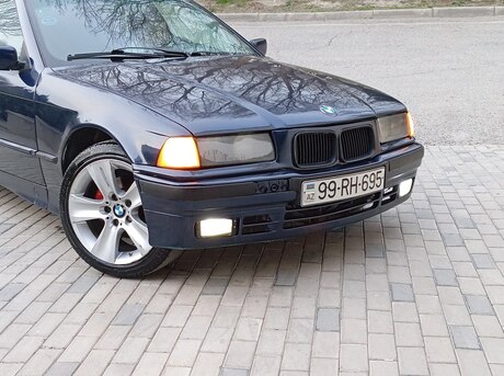 BMW 320 1992