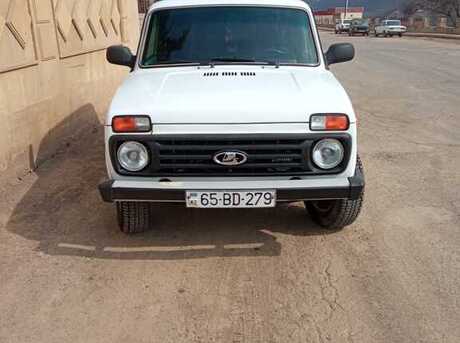 LADA (VAZ) Niva 2005