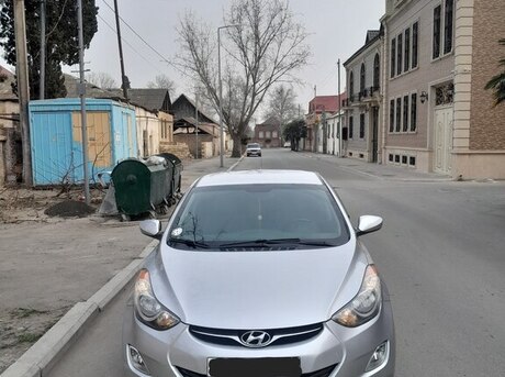 Hyundai Elantra 2013