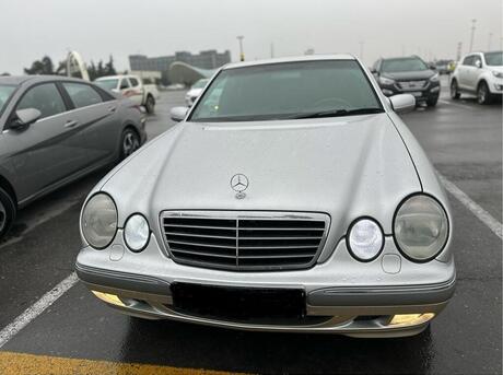 Mercedes E 280 2001