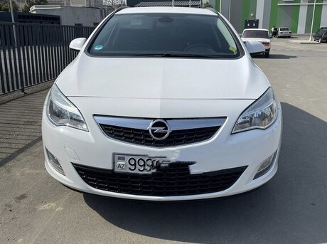 Opel Astra 2011
