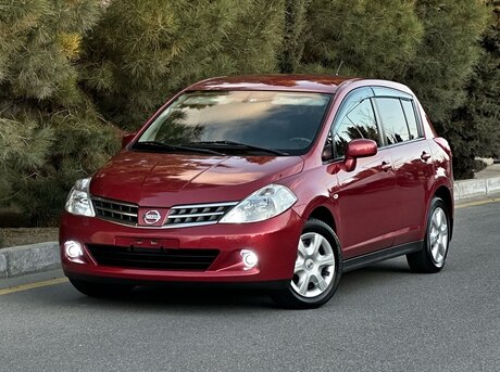 Nissan Tiida 2012