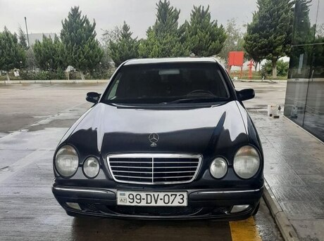 Mercedes E 220 2001