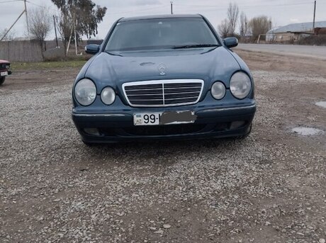 Mercedes E 220 2000