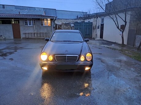 Mercedes E 270 2001
