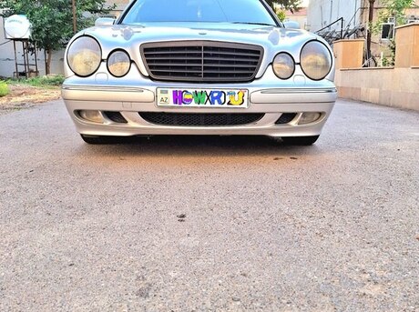 Mercedes E 220 2000