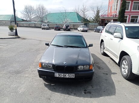 BMW 320 1992
