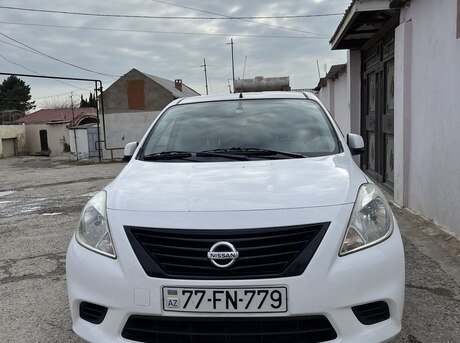 Nissan Sunny 2012
