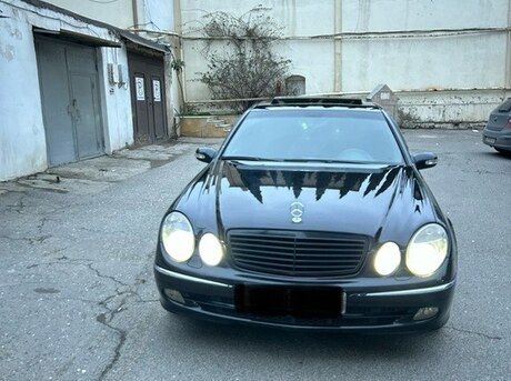 Mercedes E 220 2004