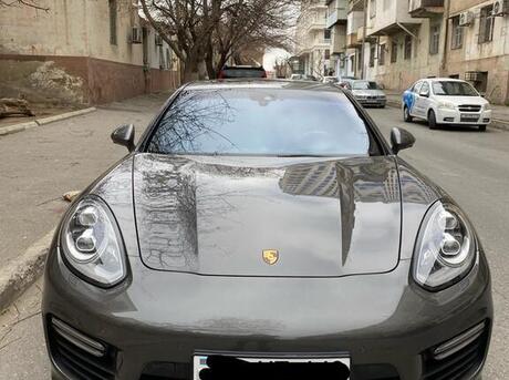 Porsche Panamera GTS 2014