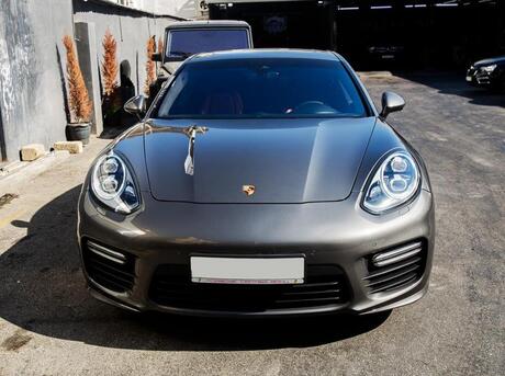 Porsche Panamera GTS 2013