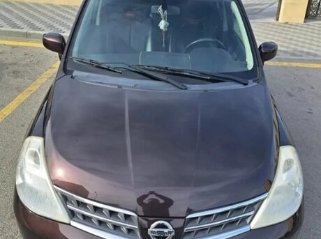 Nissan Tiida 2012