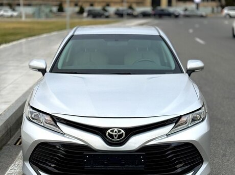 Toyota Camry 2019