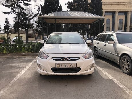Hyundai Accent 2011