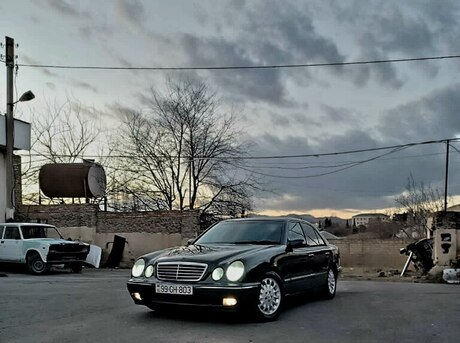 Mercedes E 220 2000