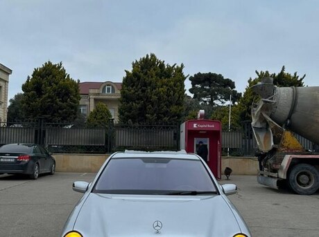 Mercedes E 240 2000