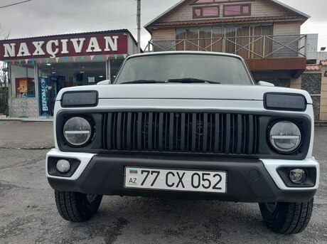 LADA (VAZ) Niva 2010