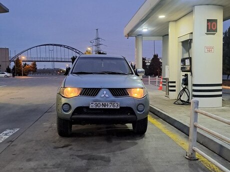 Mitsubishi L200 2009