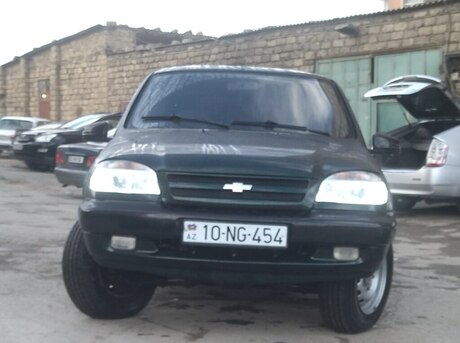 Chevrolet Niva 2004