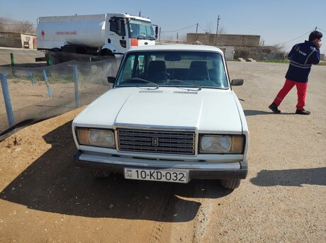 LADA (VAZ) 2107 2001