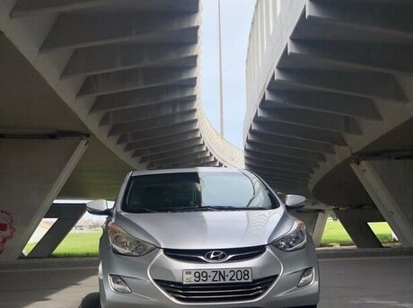 Hyundai Elantra 2011
