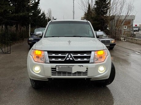 Mitsubishi Pajero 2012