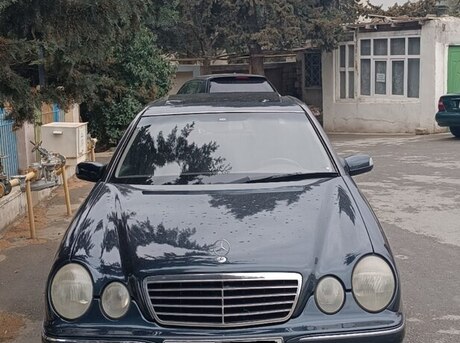 Mercedes E 220 2000