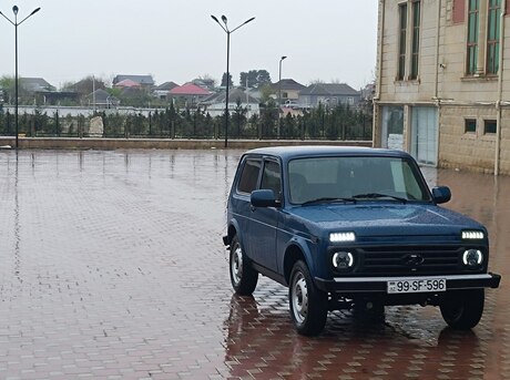 LADA (VAZ) Niva 2013