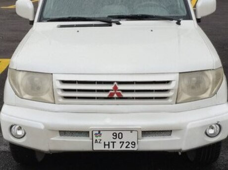 Mitsubishi Pajero io 1999