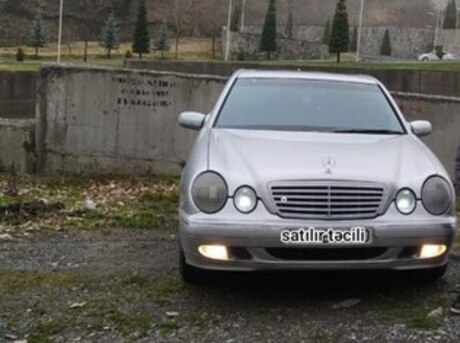 Mercedes E 220 2000