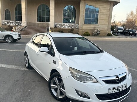 Opel Astra 2011